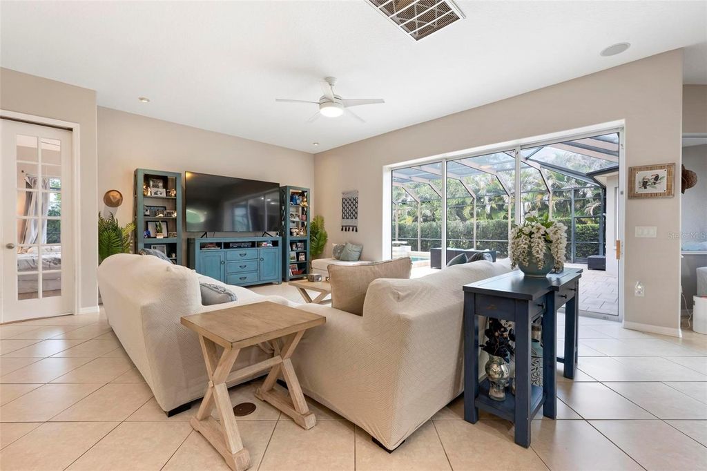 Image 19 of property listing at 22610 NIGHT HERON WAY, Bradenton, FL 34202