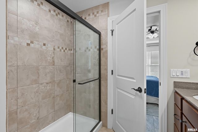 5767 EVERGREEN Place, Bettendorf, IA 52722