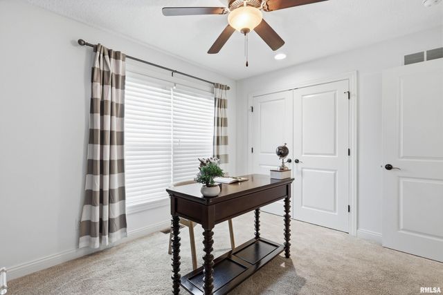 5767 EVERGREEN Place, Bettendorf, IA 52722