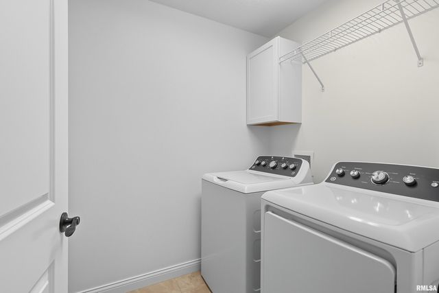 5767 EVERGREEN Place, Bettendorf, IA 52722