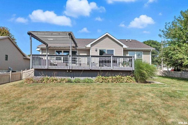 5767 EVERGREEN Place, Bettendorf, IA 52722