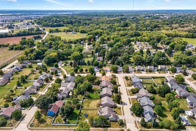 5767 EVERGREEN Place, Bettendorf, IA 52722