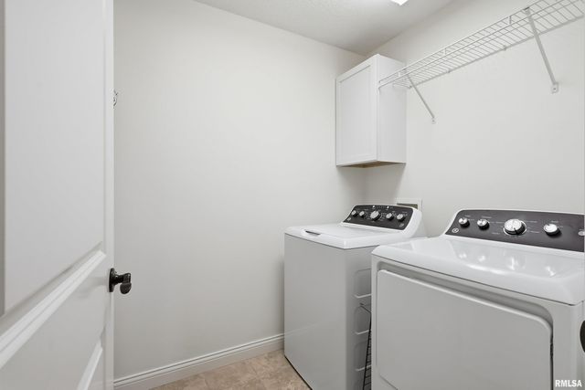 5767 EVERGREEN Place, Bettendorf, IA 52722