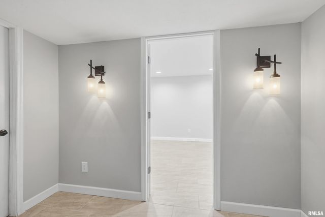 5767 EVERGREEN Place, Bettendorf, IA 52722