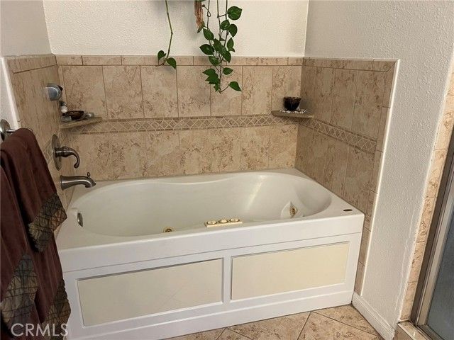 20323 Kinzie Street, Chatsworth (los Angeles), CA 91311