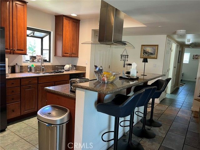 20323 Kinzie Street, Chatsworth (los Angeles), CA 91311