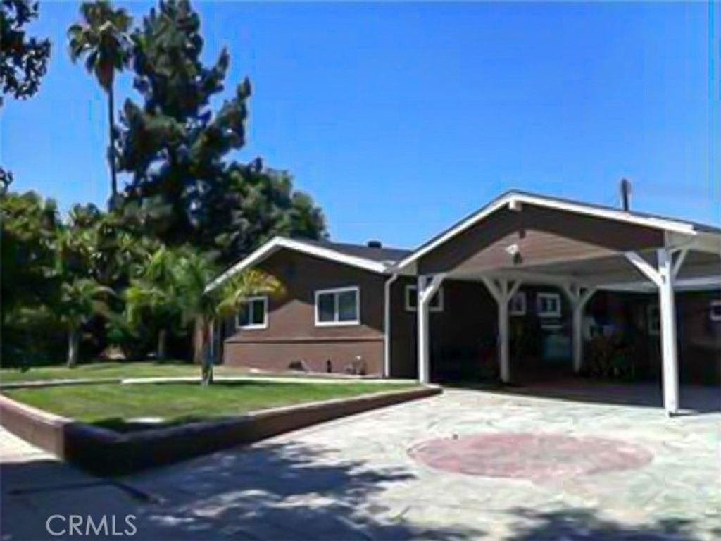 20323 Kinzie Street, Chatsworth (los Angeles), CA 91311