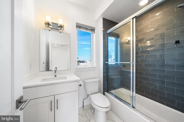331-33 E GIRARD AVE, Philadelphia, PA 19125