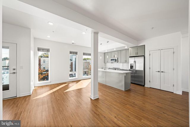 331-33 E GIRARD AVE, Philadelphia, PA 19125