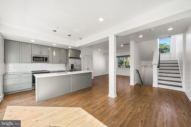331-33 E GIRARD AVE, Philadelphia, PA 19125