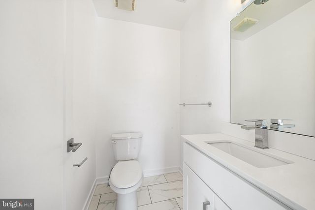 331-33 E GIRARD AVE, Philadelphia, PA 19125
