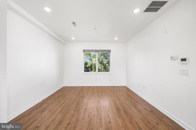 331-33 E GIRARD AVE, Philadelphia, PA 19125