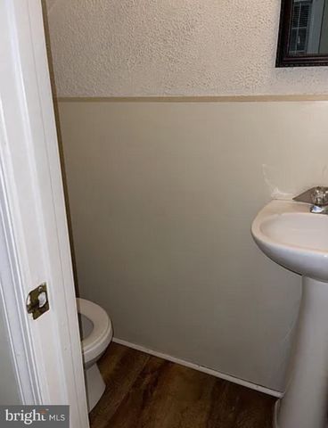 230 SENECA ST, Harrisburg, PA 17110