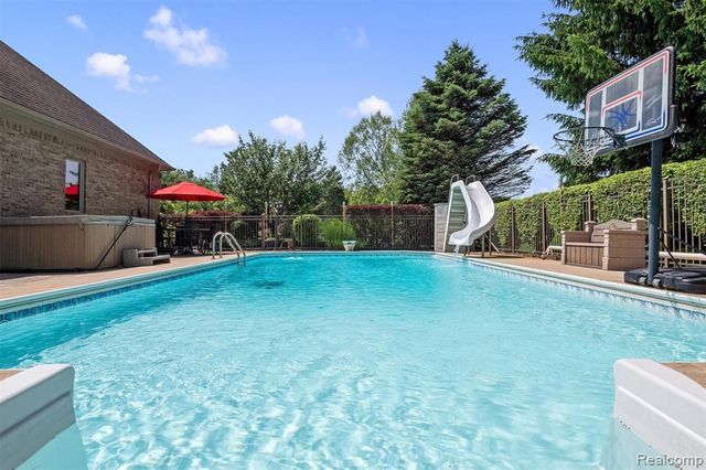 68960 Silver Fox Lane, Washington, MI 48095