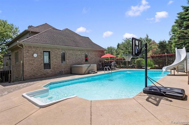 68960 Silver Fox Lane, Washington, MI 48095
