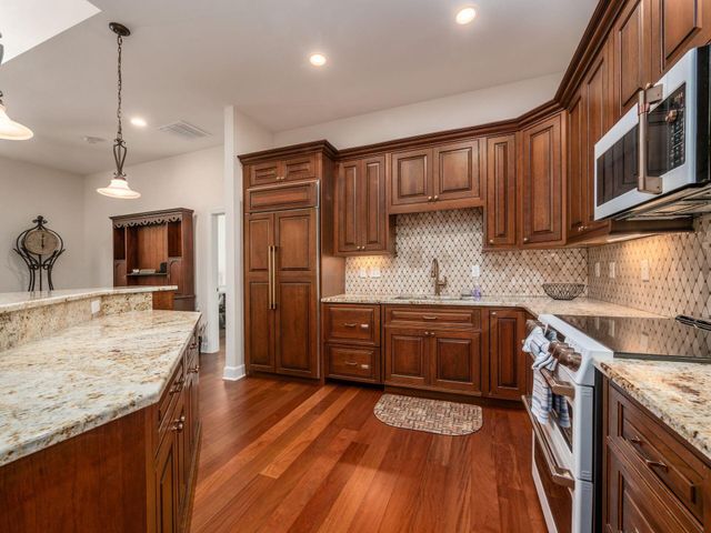 2738 Scioto Station Drive, Columbus, OH 43204
