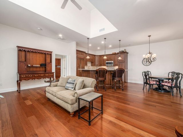 2738 Scioto Station Drive, Columbus, OH 43204