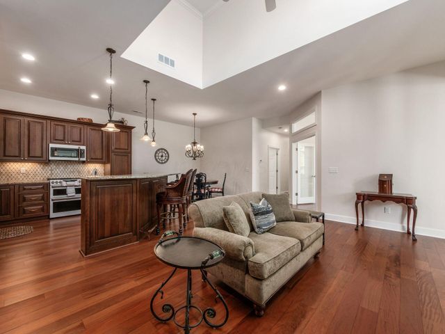 2738 Scioto Station Drive, Columbus, OH 43204