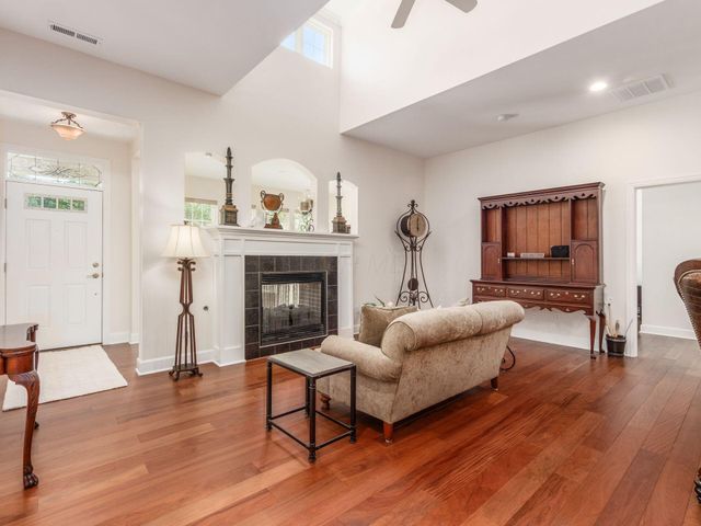 2738 Scioto Station Drive, Columbus, OH 43204