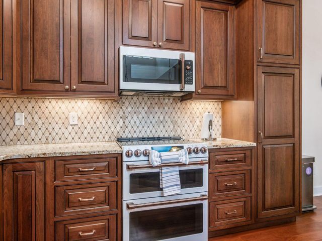 2738 Scioto Station Drive, Columbus, OH 43204