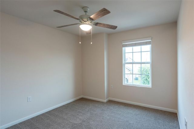 5000 Lexington Meadow LN, Del Valle, TX 78617