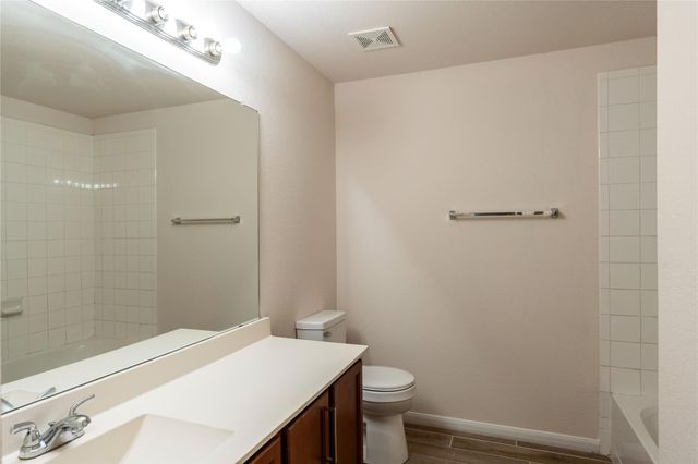 5000 Lexington Meadow LN, Del Valle, TX 78617