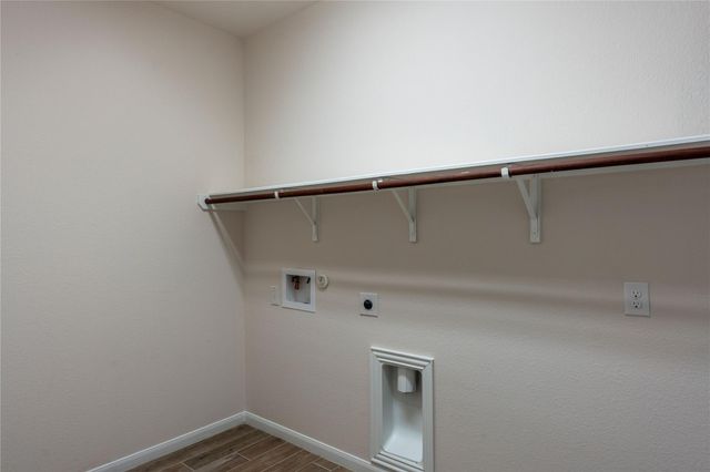 5000 Lexington Meadow LN, Del Valle, TX 78617