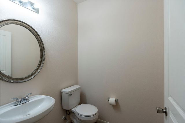 5000 Lexington Meadow LN, Del Valle, TX 78617