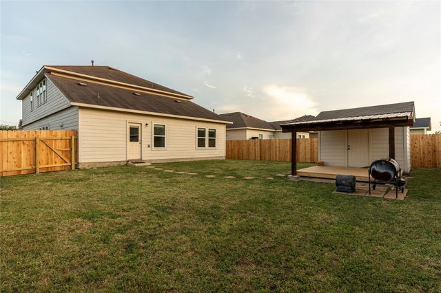 5000 Lexington Meadow LN, Del Valle, TX 78617