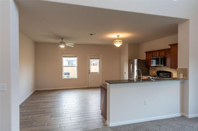 5000 Lexington Meadow LN, Del Valle, TX 78617