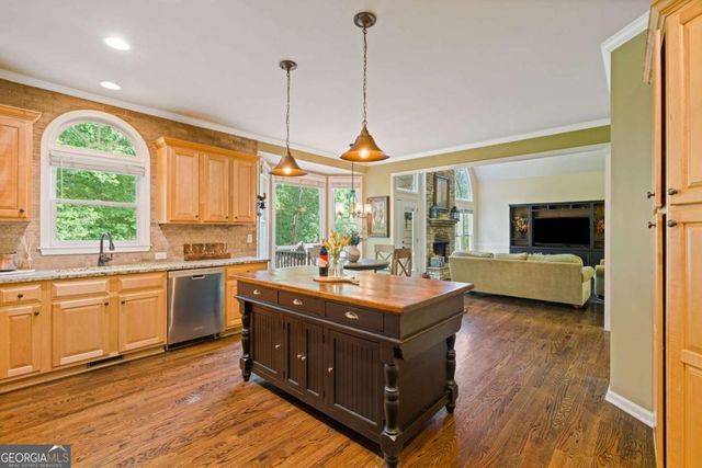 163 Woodcliff Drive, Suwanee, GA 30024