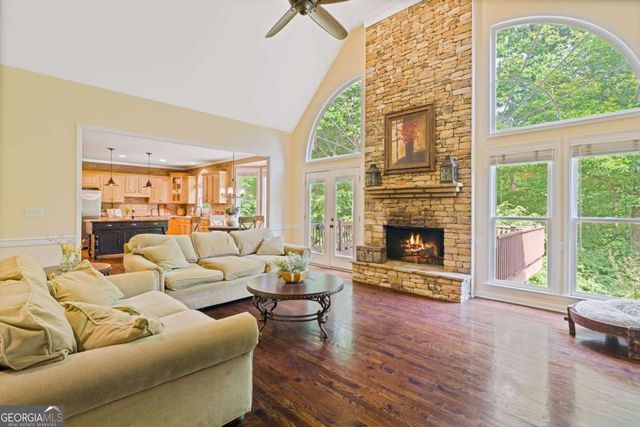 163 Woodcliff Drive, Suwanee, GA 30024