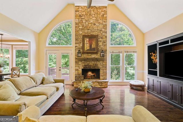 163 Woodcliff Drive, Suwanee, GA 30024
