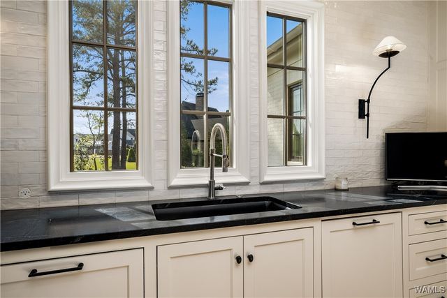 708 Highgrove, Tuscaloosa, AL 35406