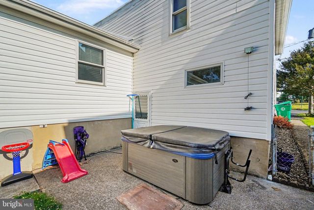 4609 MARBLEHEAD ST, Harrisburg, PA 17109