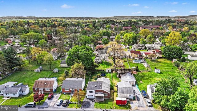 4609 MARBLEHEAD ST, Harrisburg, PA 17109