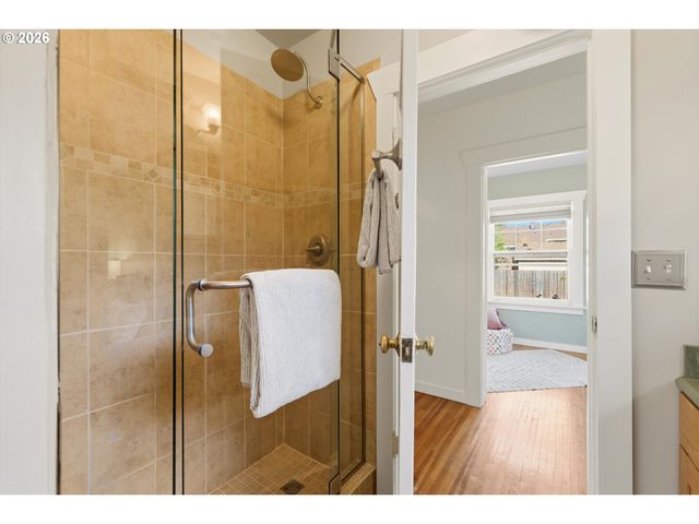 2012 Se HEMLOCK Ave, Portland, OR 97214