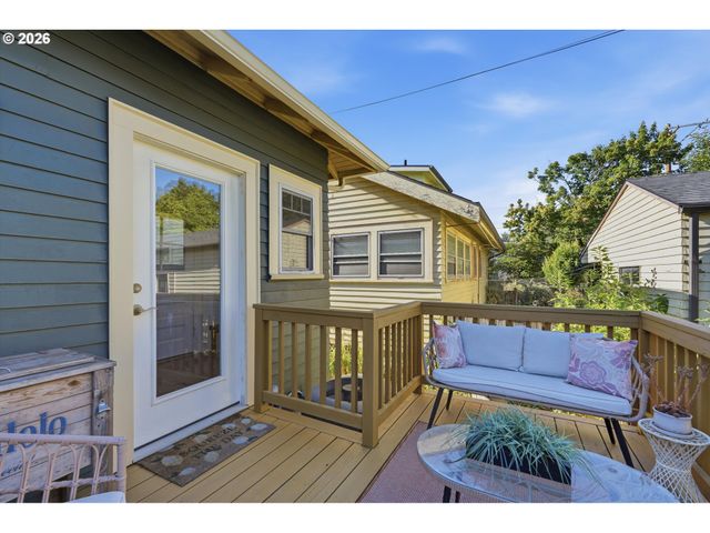 2012 Se HEMLOCK Ave, Portland, OR 97214