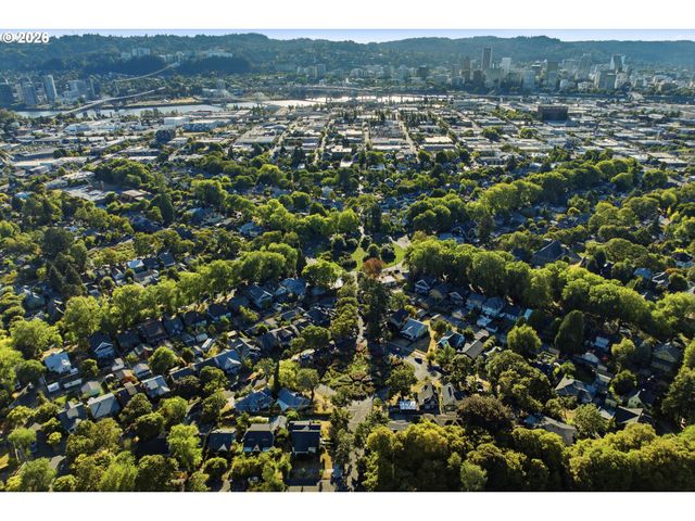 2012 Se HEMLOCK Ave, Portland, OR 97214