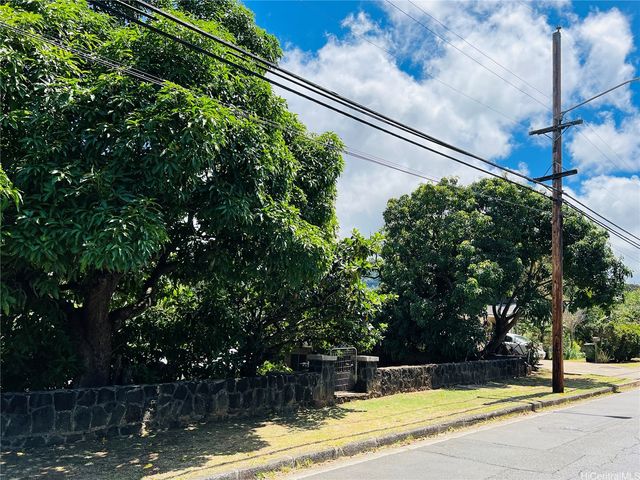 322 Auwaiolimu Street, Honolulu, HI 96813