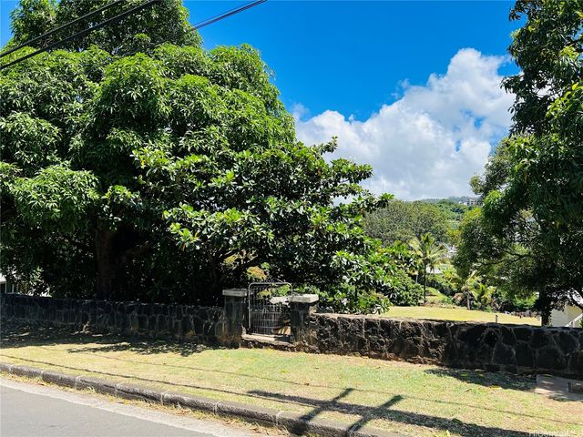 322 Auwaiolimu Street, Honolulu, HI 96813