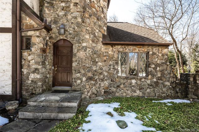 14 Geneva Drive, Hopewell Junction, NY 12533