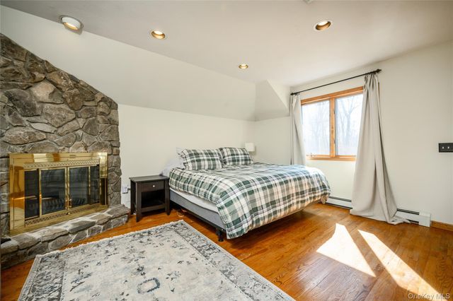 14 Geneva Drive, Hopewell Junction, NY 12533