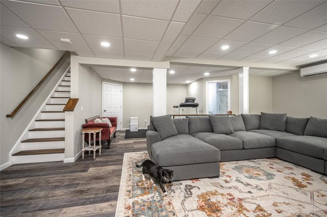 14 Geneva Drive, Hopewell Junction, NY 12533