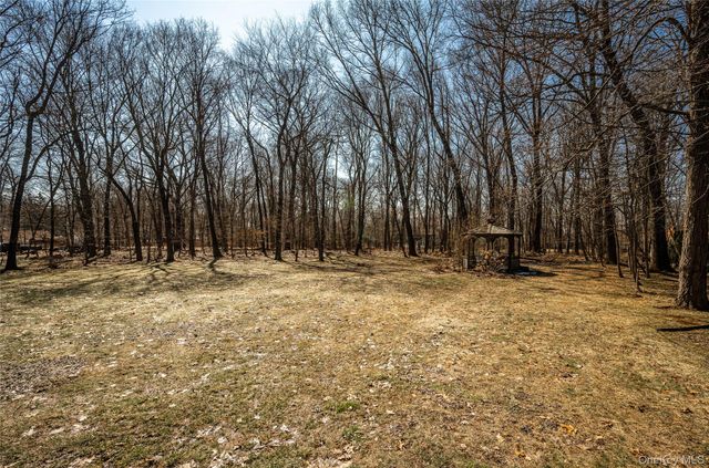 14 Geneva Drive, Hopewell Junction, NY 12533