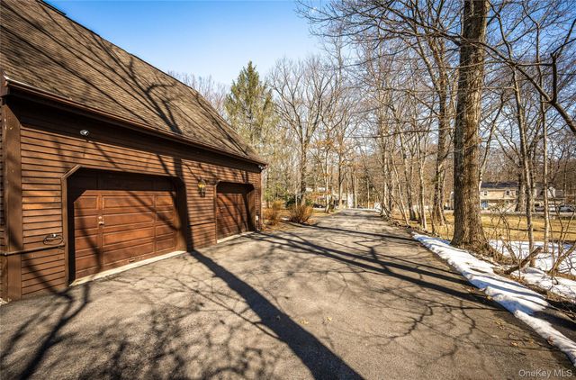 14 Geneva Drive, Hopewell Junction, NY 12533