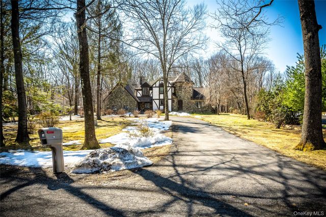 14 Geneva Drive, Hopewell Junction, NY 12533