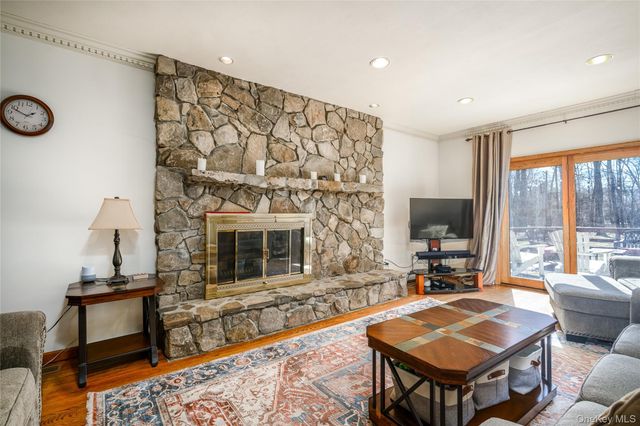 14 Geneva Drive, Hopewell Junction, NY 12533