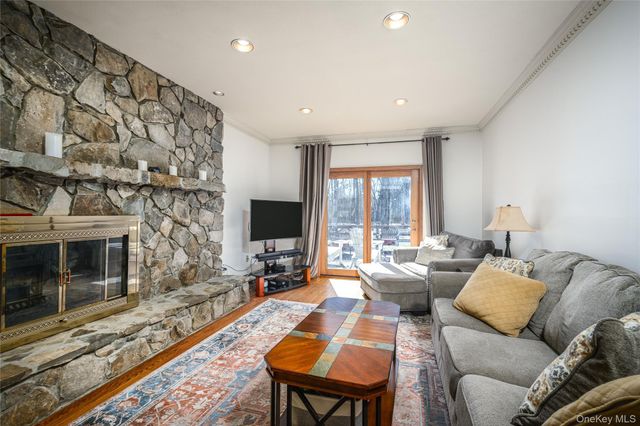 14 Geneva Drive, Hopewell Junction, NY 12533