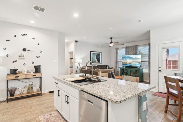 125 Orchard Pines Place, Boyd, TX 76023